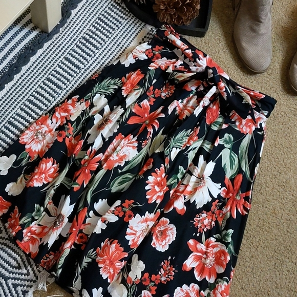 🌼Small A-Line Vintage Floral Skirt🌼 - Picture 3 of 10